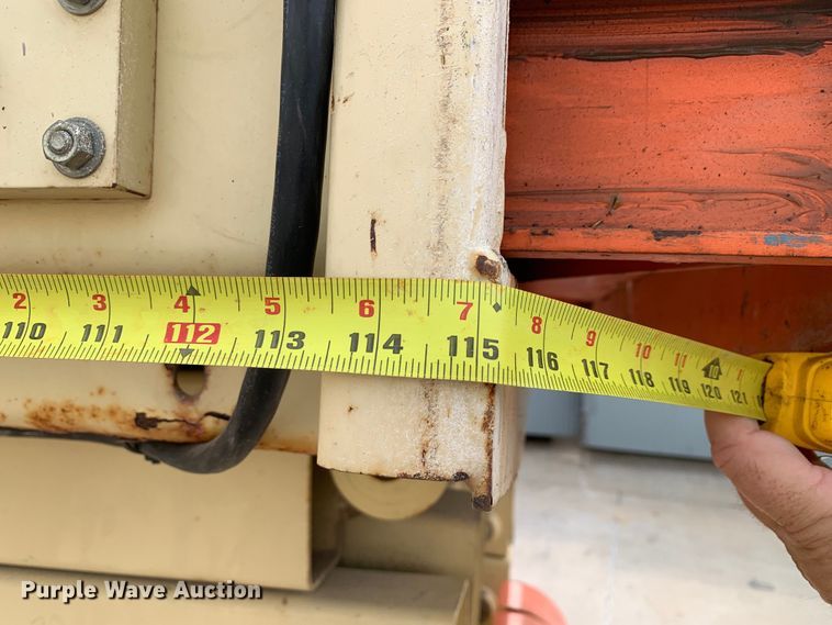 image for item DM7945 2006 JLG M4069 scissor lift