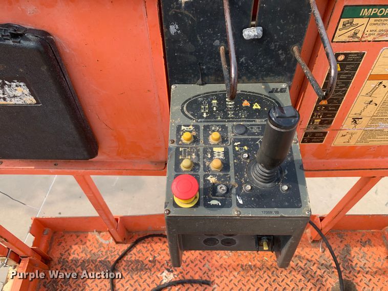 image for item DM7945 2006 JLG M4069 scissor lift