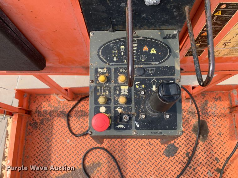 image for item DM7945 2006 JLG M4069 scissor lift