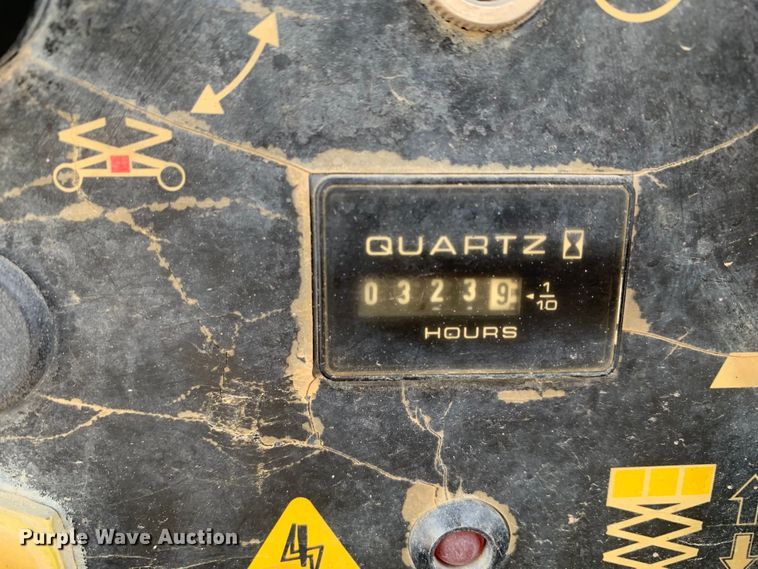 image for item DM7945 2006 JLG M4069 scissor lift