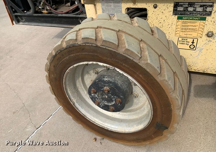 image for item DM7945 2006 JLG M4069 scissor lift