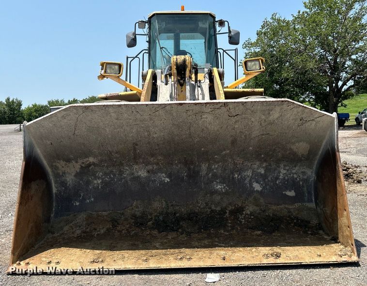 image for item DO6608 2002 Komatsu WA450 wheel loader