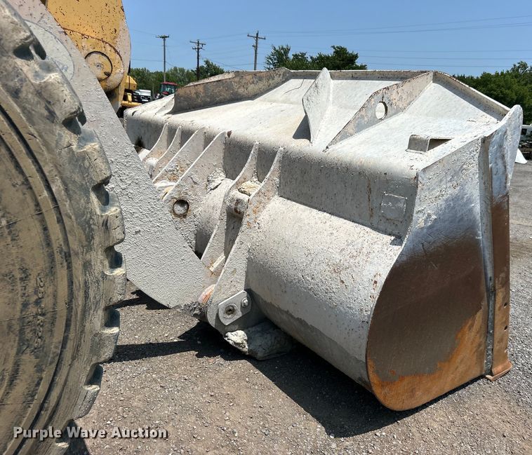 image for item DO6608 2002 Komatsu WA450 wheel loader