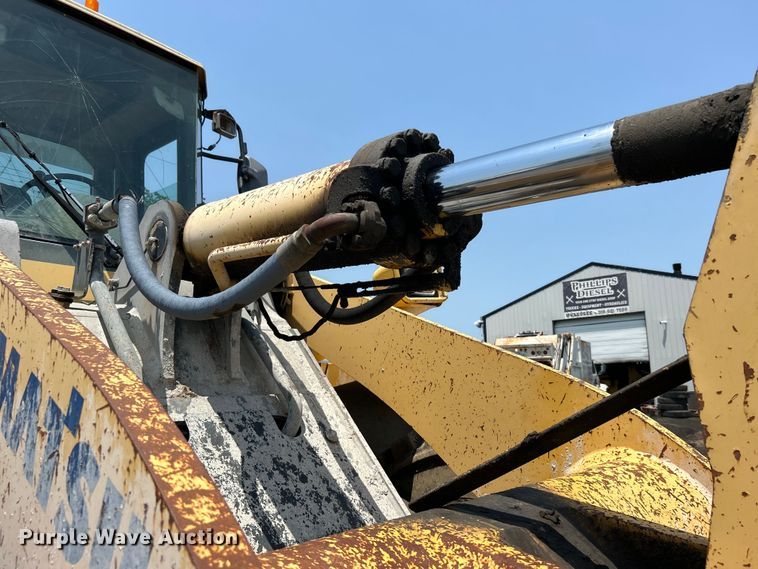 image for item DO6608 2002 Komatsu WA450 wheel loader