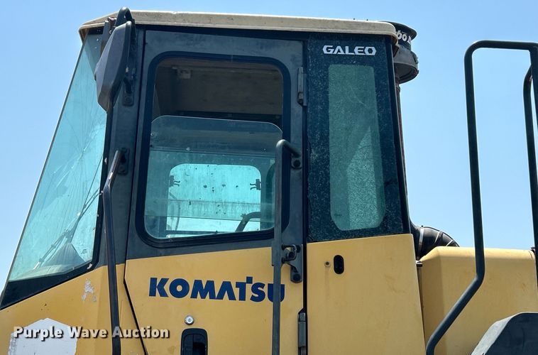 image for item DO6608 2002 Komatsu WA450 wheel loader