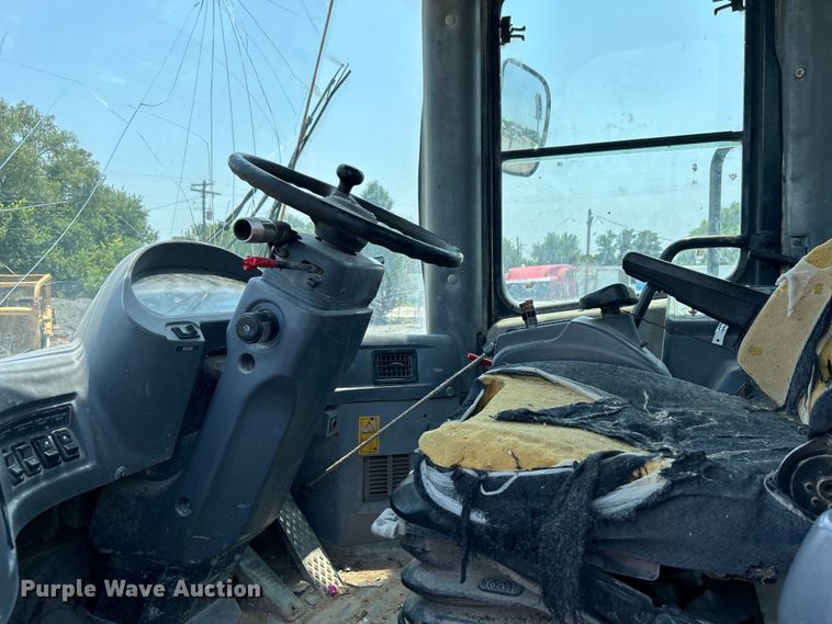 image for item DO6608 2002 Komatsu WA450 wheel loader