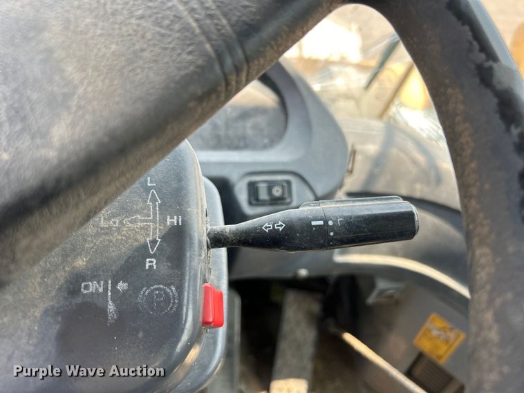 image for item DO6608 2002 Komatsu WA450 wheel loader