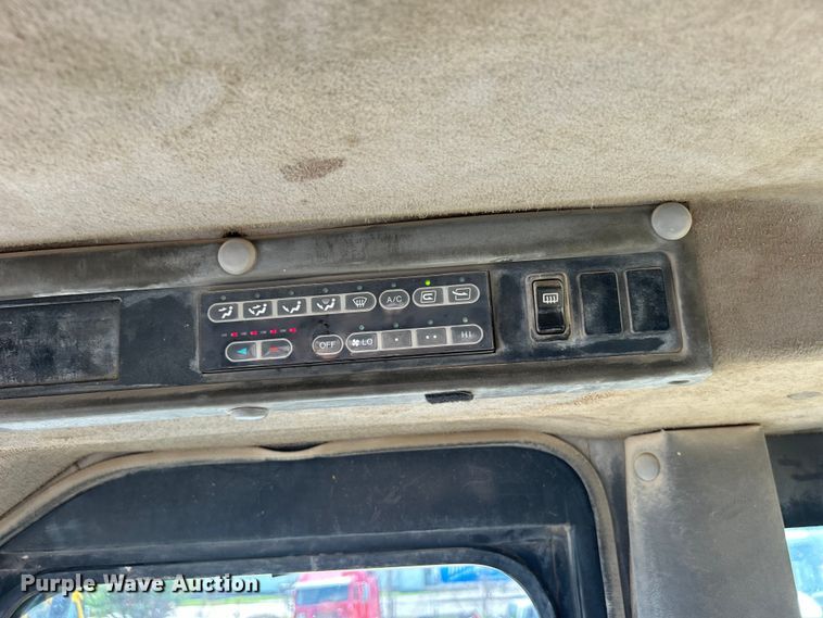 image for item DO6608 2002 Komatsu WA450 wheel loader