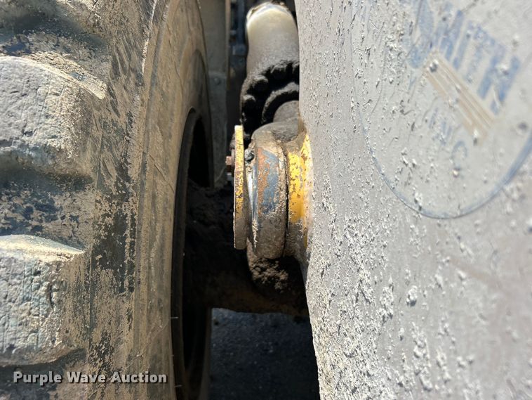 image for item DO6608 2002 Komatsu WA450 wheel loader