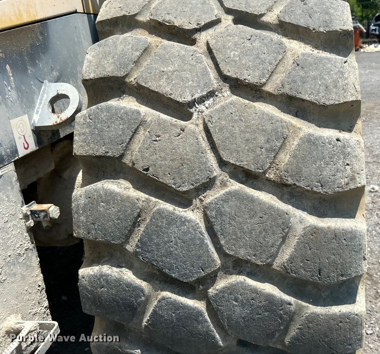 image for item DO6608 2002 Komatsu WA450 wheel loader