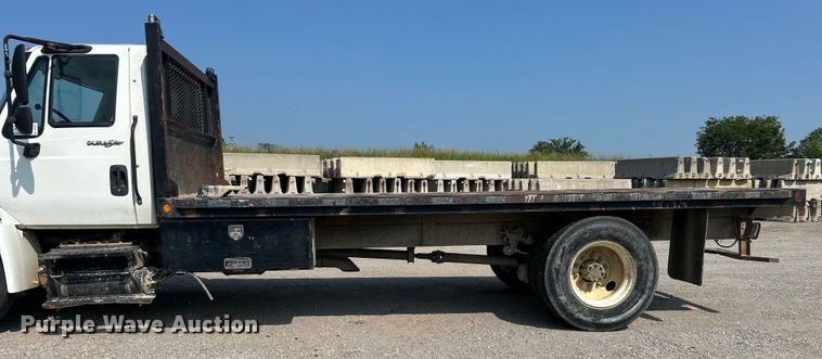 image for item DO6621 2009 International DuraStar 4300 flatbed truck