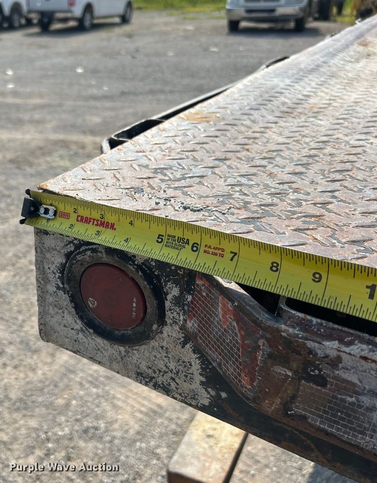 image for item DO6621 2009 International DuraStar 4300 flatbed truck