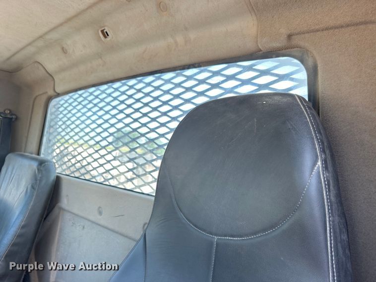 image for item DO6621 2009 International DuraStar 4300 flatbed truck