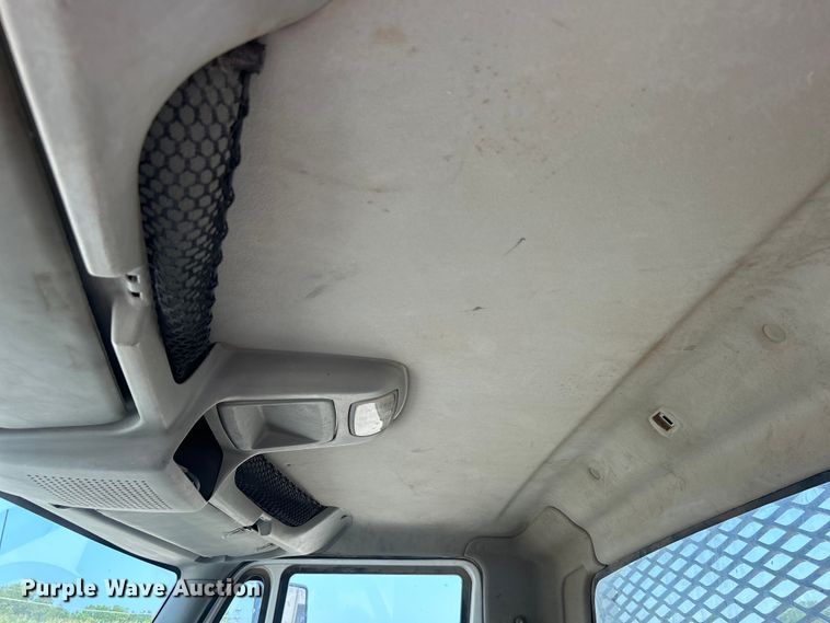 image for item DO6621 2009 International DuraStar 4300 flatbed truck