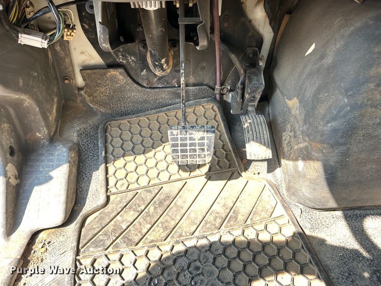 image for item DO6621 2009 International DuraStar 4300 flatbed truck