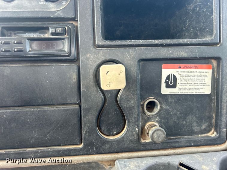 image for item DO6621 2009 International DuraStar 4300 flatbed truck