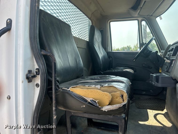 image for item DO6621 2009 International DuraStar 4300 flatbed truck