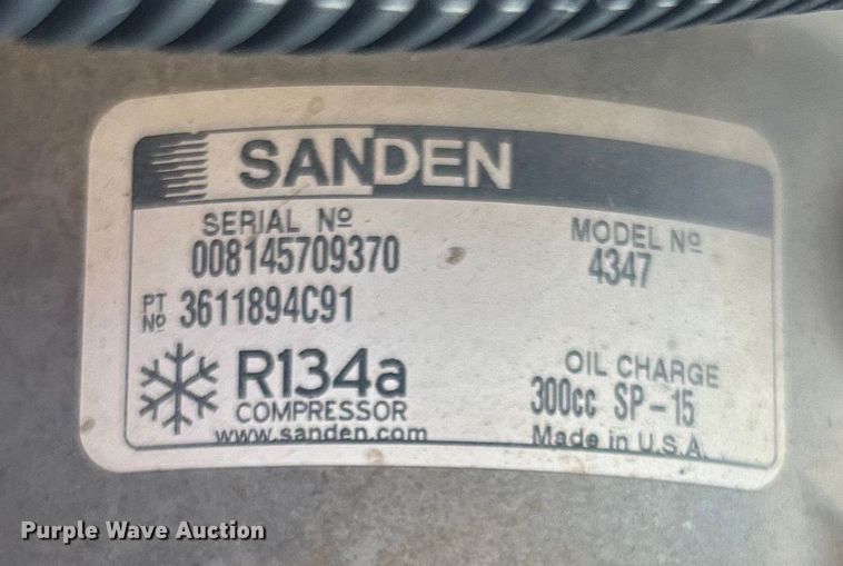 image for item DO6621 2009 International DuraStar 4300 flatbed truck