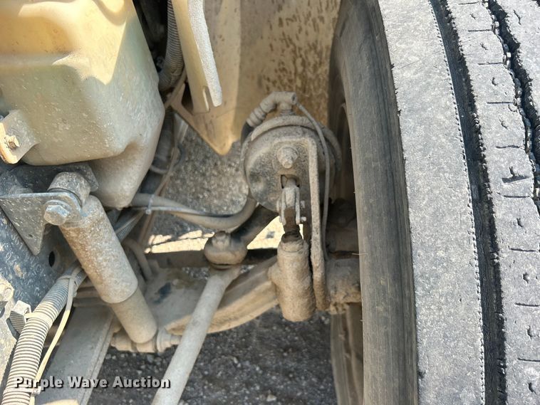 image for item DO6621 2009 International DuraStar 4300 flatbed truck