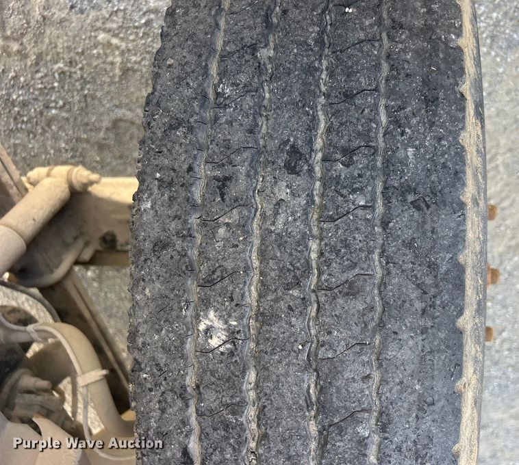 image for item DO6621 2009 International DuraStar 4300 flatbed truck