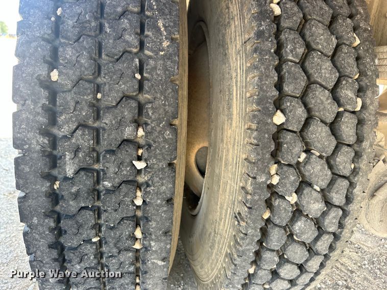 image for item DO6621 2009 International DuraStar 4300 flatbed truck