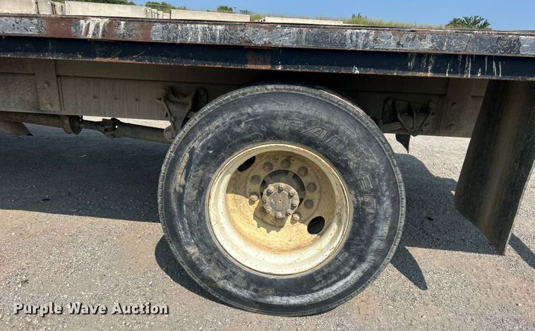 image for item DO6621 2009 International DuraStar 4300 flatbed truck