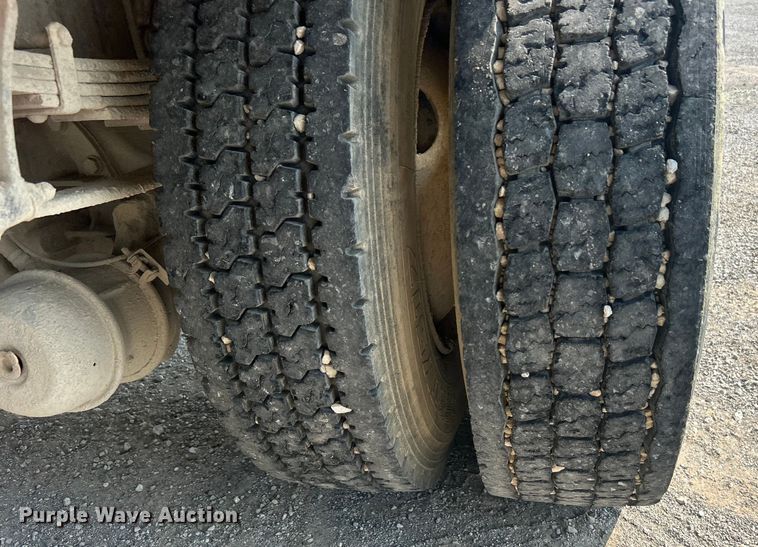 image for item DO6621 2009 International DuraStar 4300 flatbed truck