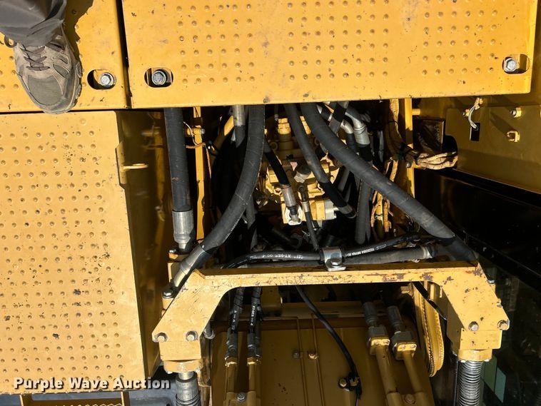 image for item DO6629 2014 Caterpillar 320E L excavator