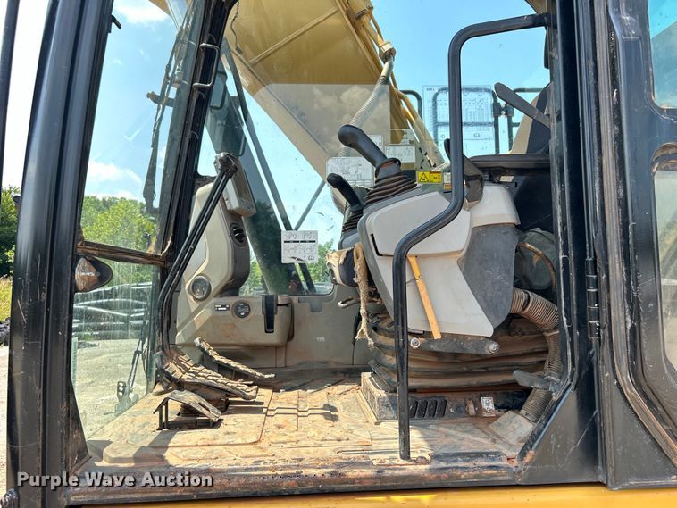 image for item DO6629 2014 Caterpillar 320E L excavator