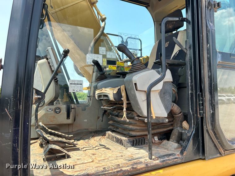 image for item DO6629 2014 Caterpillar 320E L excavator