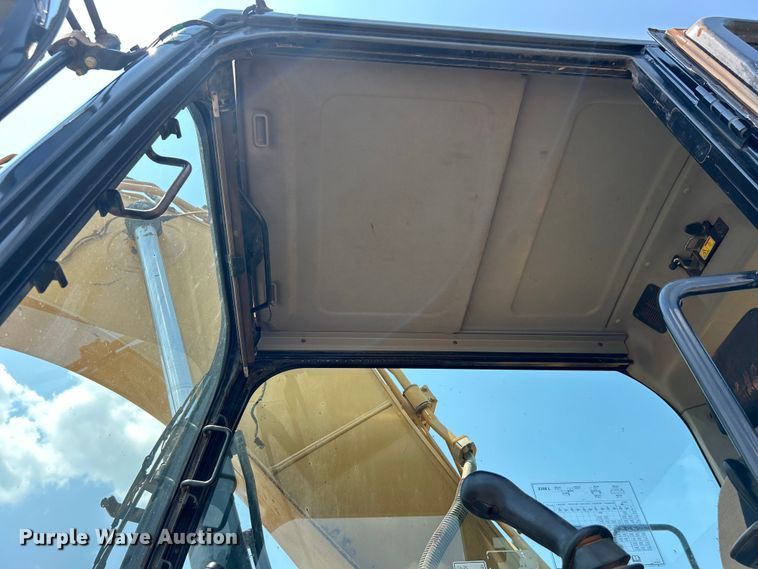 image for item DO6629 2014 Caterpillar 320E L excavator