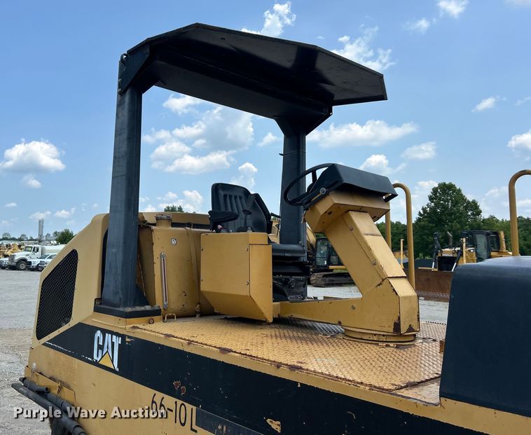 image for item DO6632 2000 Caterpillar PS-150B pneumatic roller