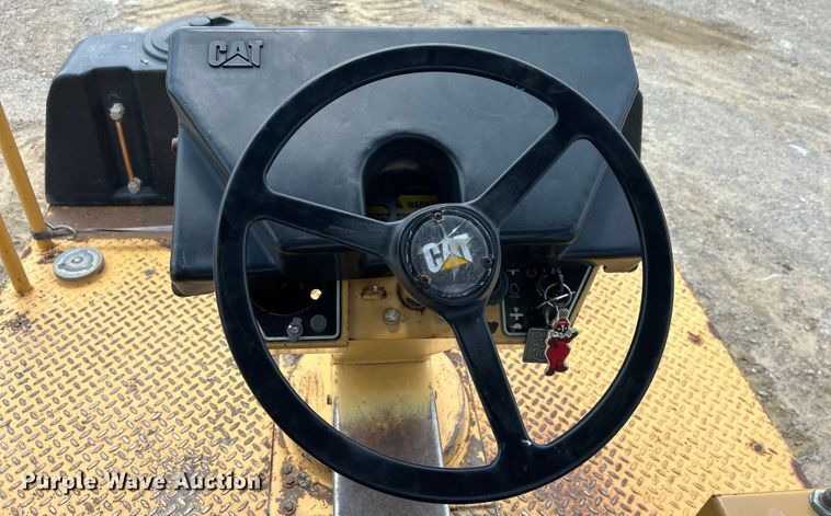 image for item DO6632 2000 Caterpillar PS-150B pneumatic roller