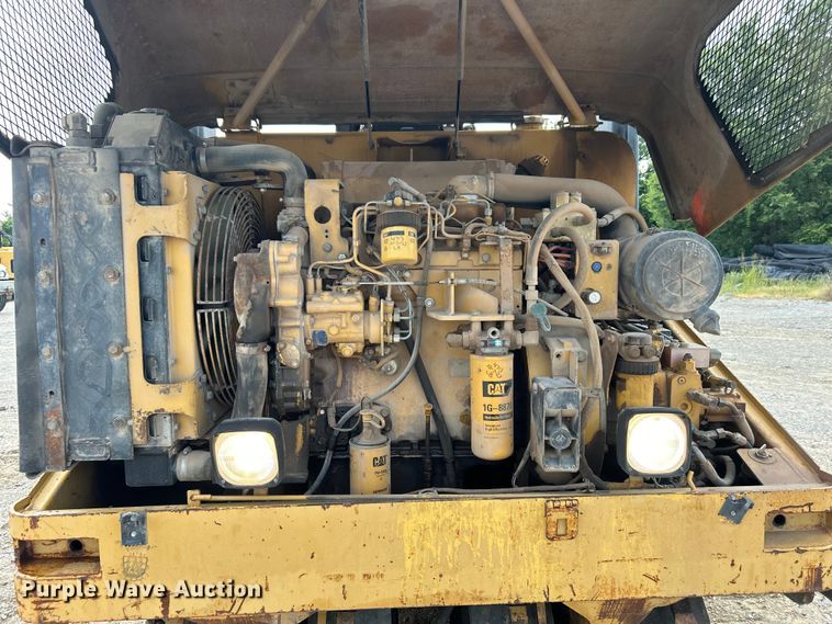 image for item DO6632 2000 Caterpillar PS-150B pneumatic roller