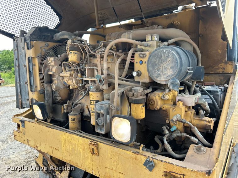 image for item DO6632 2000 Caterpillar PS-150B pneumatic roller