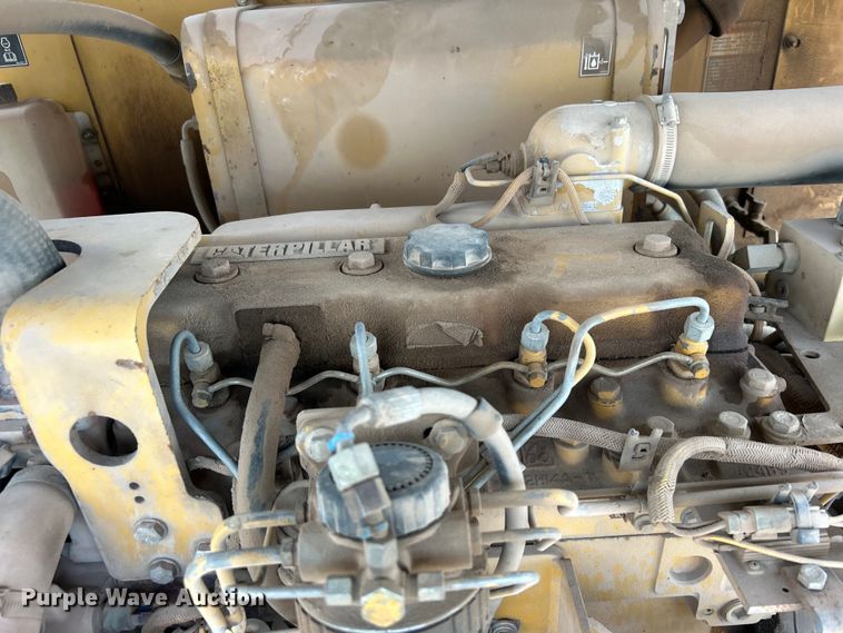 image for item DO6632 2000 Caterpillar PS-150B pneumatic roller