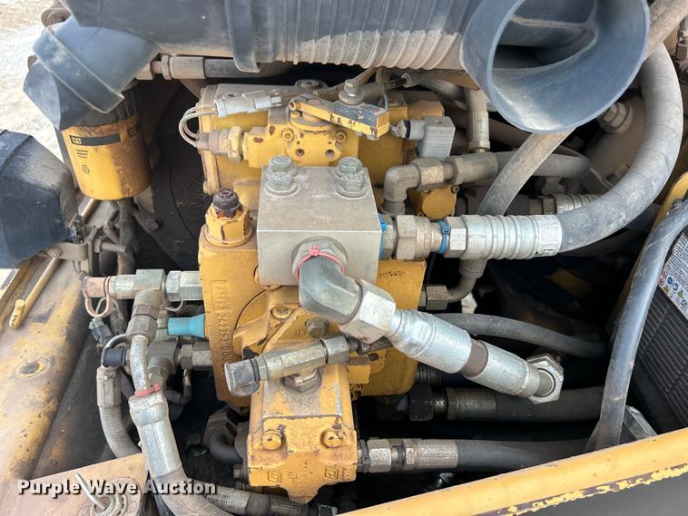 image for item DO6632 2000 Caterpillar PS-150B pneumatic roller