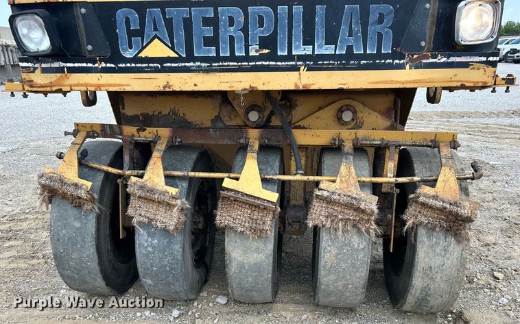 image for item DO6632 2000 Caterpillar PS-150B pneumatic roller