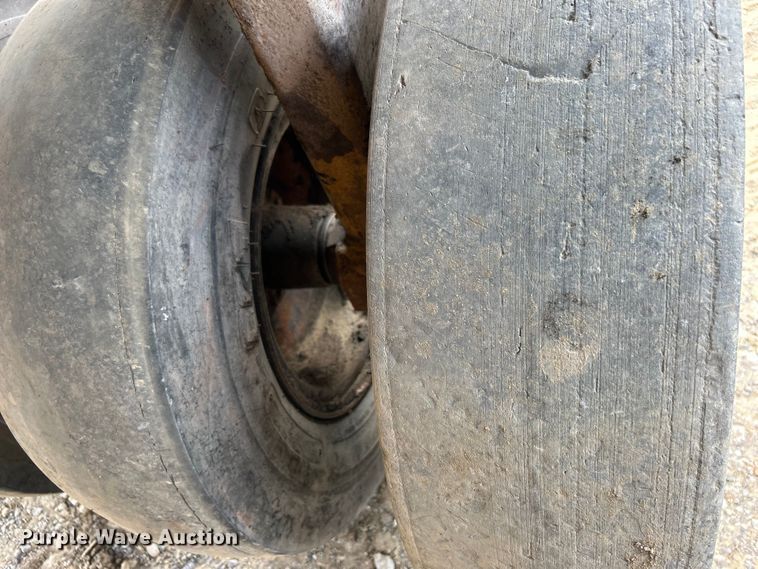 image for item DO6632 2000 Caterpillar PS-150B pneumatic roller