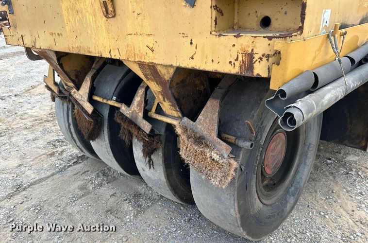 image for item DO6632 2000 Caterpillar PS-150B pneumatic roller