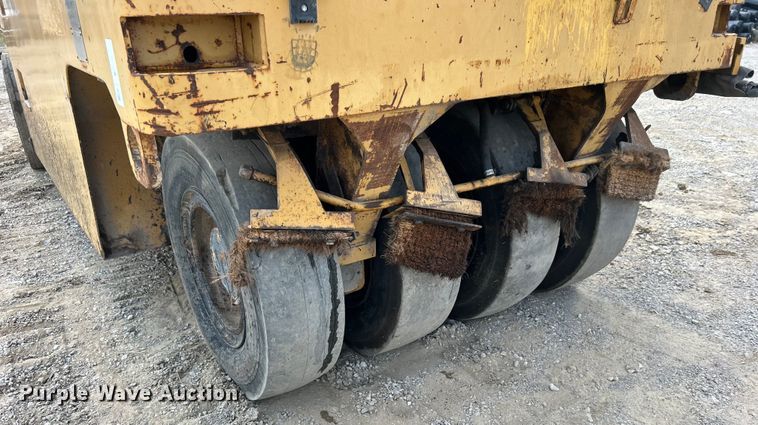 image for item DO6632 2000 Caterpillar PS-150B pneumatic roller