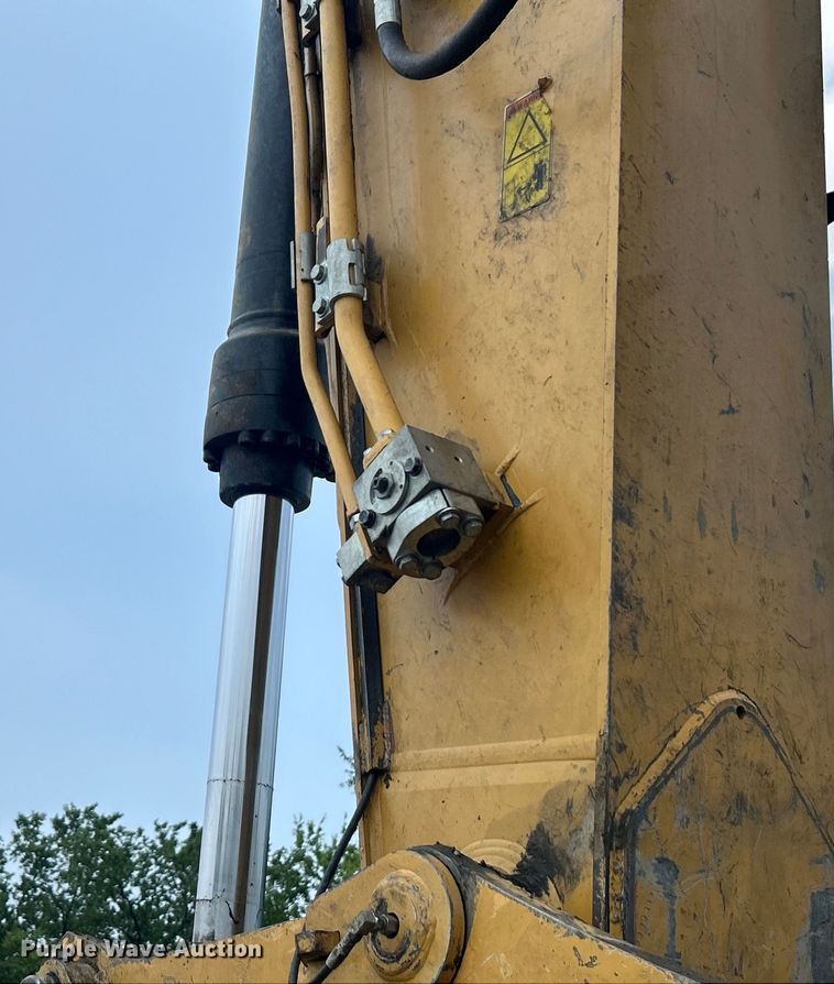 image for item DO6633 2018 Caterpillar 335F L CR excavator