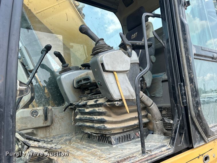 image for item DO6633 2018 Caterpillar 335F L CR excavator