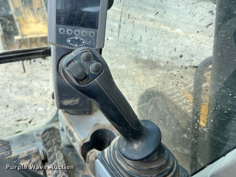 image for item DO6633 2018 Caterpillar 335F L CR excavator