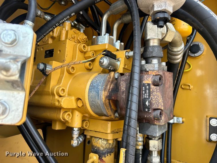 image for item DO6633 2018 Caterpillar 335F L CR excavator