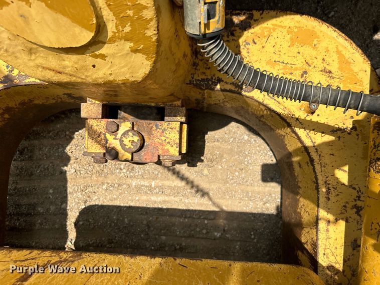 image for item DO6635 2012 Caterpillar D6N XL dozer