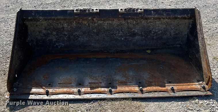 image for item DO6640 Skid steer bucket