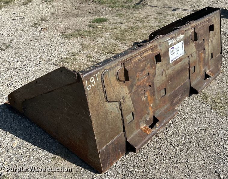 image for item DO6640 Skid steer bucket