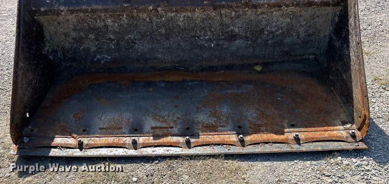 image for item DO6640 Skid steer bucket