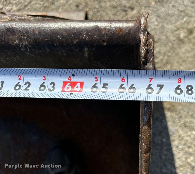 image for item DO6640 Skid steer bucket